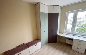 Шкафы и диванчик с функцией хранения