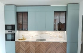 Кухня лазурного цвета