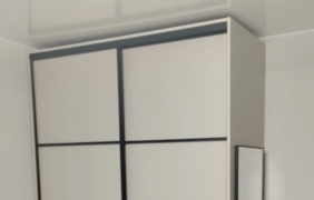 Шкаф-купе и зеркало