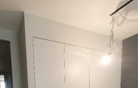 Встроенный распашной шкаф