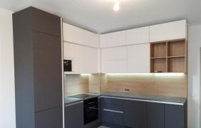 Кухня в графите и белом