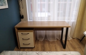 Рабочий стол с ящиками