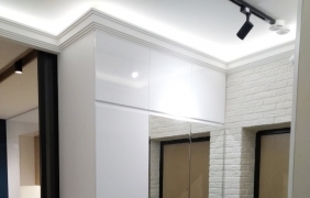 Распашной шкаф в прихожую