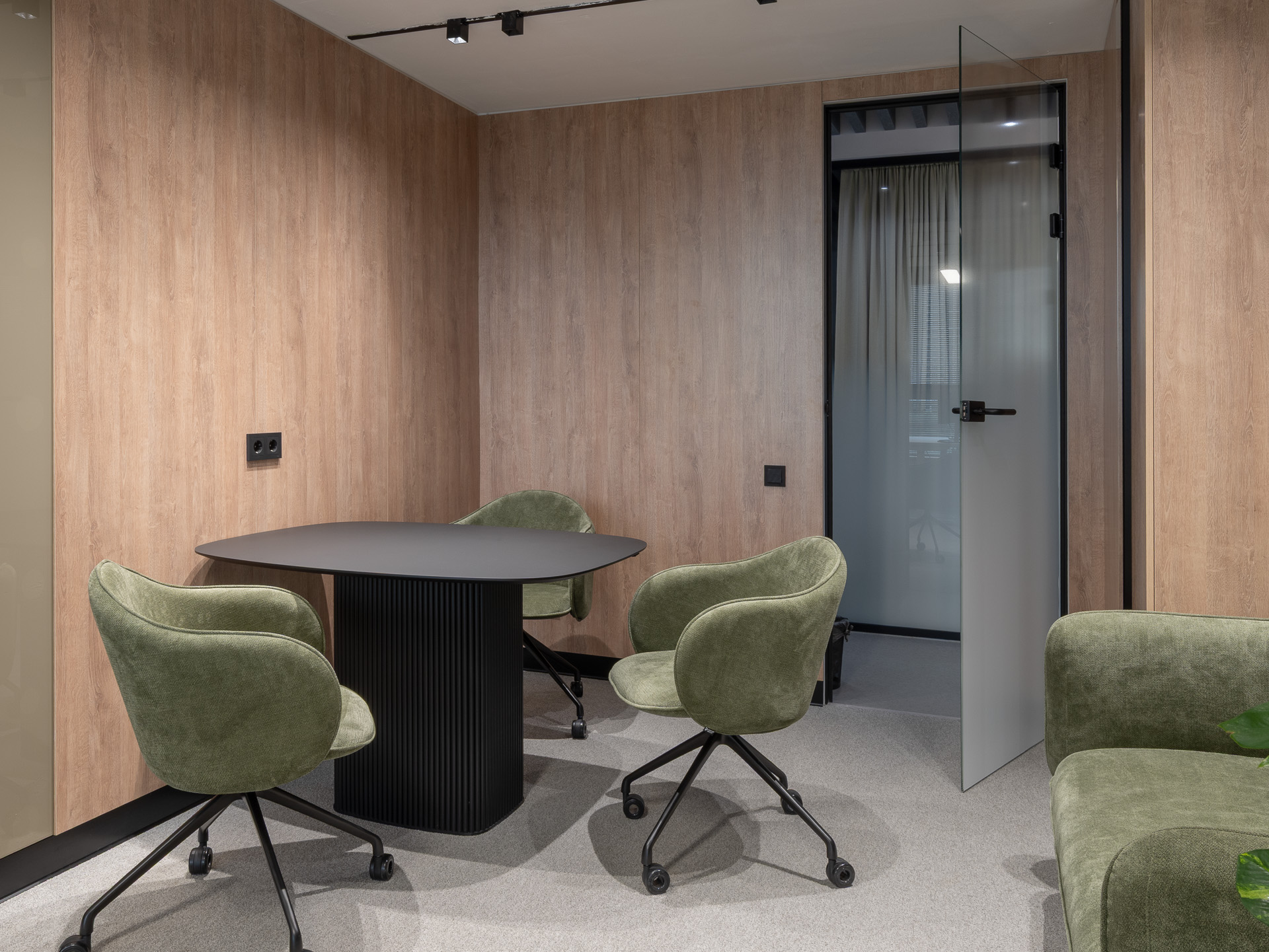 Реализованные проекты Фабрики Сезам, офис Хед Хантер